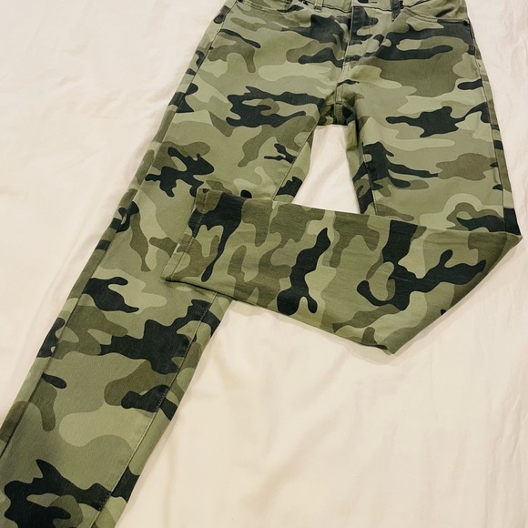 Nili Lotan for Target Camo Pants Women's Ankle Stretch size 2  - Never worn - Picture 3 of 5